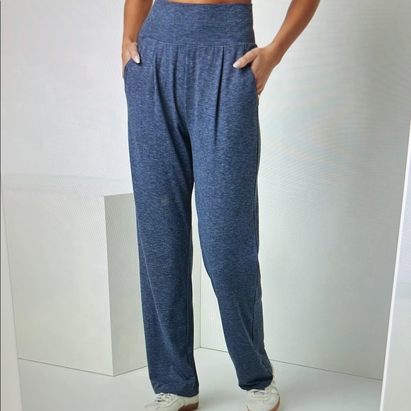 Vuori Lux At Ease Straight pant, M, Azure Heather - Picture 3 of 6